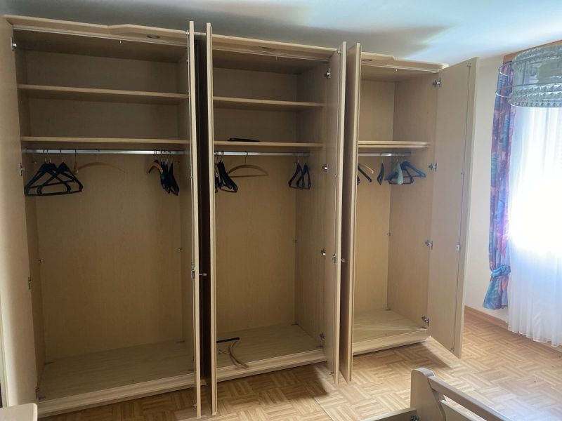 Schrank zu verschenken