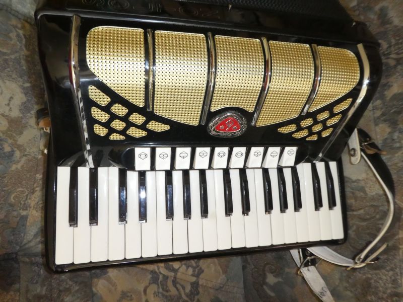 Akkordeon Solton Corinna III Melodia Pianoakkordeon