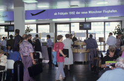 1992-05-17 Flughafen München-Riem Umzug / Fotograf: Jürgen Naglik / Quelle: Flughafen München